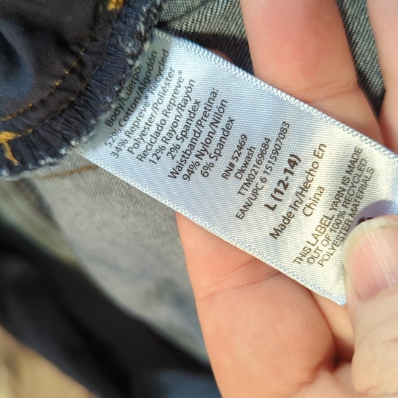 Time & Tru Maternity Denim Shorts - Picture 8 of 9